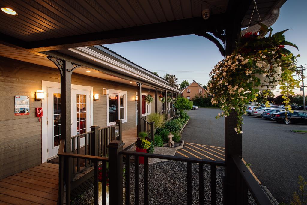 Auberge Amerilys รีวีแยร์-ดู-ลู ภายนอก รูปภาพ