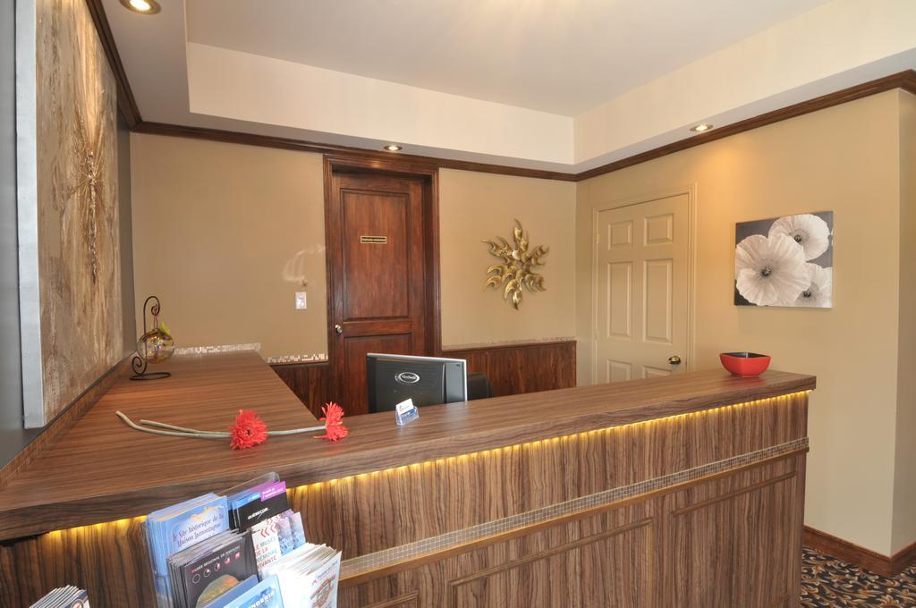 Auberge Amerilys รีวีแยร์-ดู-ลู ภายนอก รูปภาพ