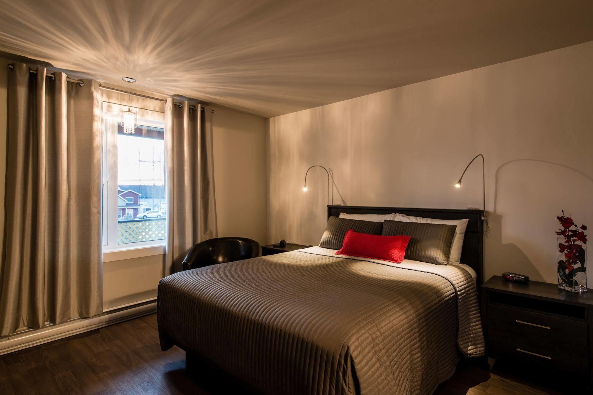 Auberge Amerilys รีวีแยร์-ดู-ลู ภายนอก รูปภาพ